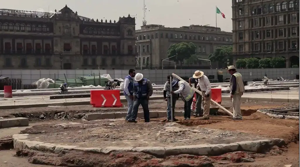 Arqueólogos mexicanos descubriendo el auténtico Zócalo de Ciudad de México