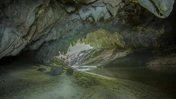 La cueva de Tham Luang donde doce niños quedaron atrapados en Tailandia