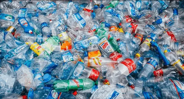 botellas de plástico de un solo uso