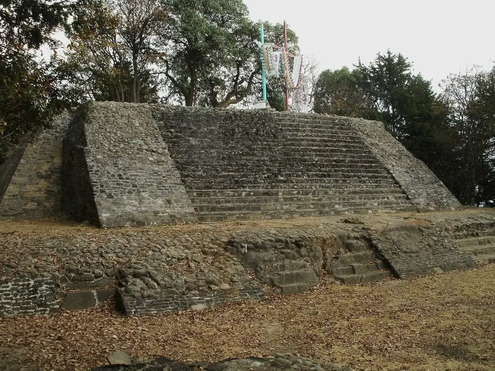 Pirámide de Mazatepetl en el Cerro del Judio
