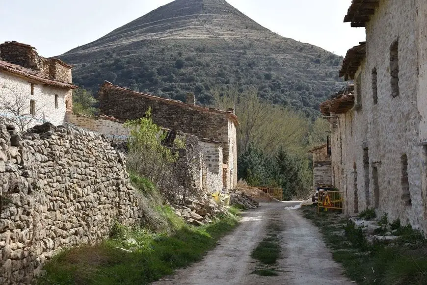 Les Alberedes pueblo abandonado en Castellón