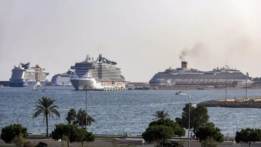 El puerto de Palma de Mallorca con cruceros